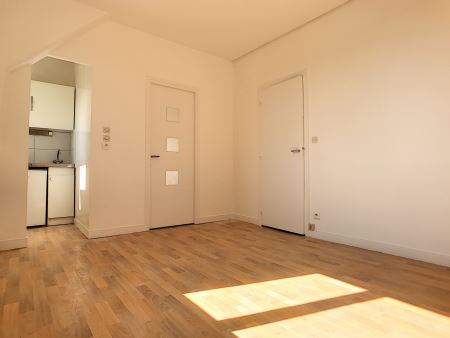 Appartement à louer - 1 pièce - 22 m2 - SENS - 89 - BOURGOGNE