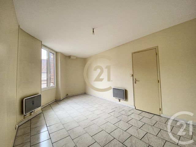 Afficher la photo en grand Appartement F3 à louer - 3 pièces - 65.72 m2 - VILLENEUVE SUR YONNE - 89 - BOURGOGNE - Century 21 Martinot Immobilier
