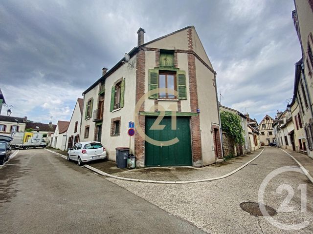 Afficher la photo en grand Appartement F3 à louer - 3 pièces - 65.72 m2 - VILLENEUVE SUR YONNE - 89 - BOURGOGNE - Century 21 Martinot Immobilier