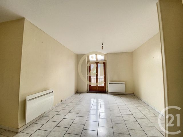 Afficher la photo en grand Appartement F3 à louer - 3 pièces - 65.72 m2 - VILLENEUVE SUR YONNE - 89 - BOURGOGNE - Century 21 Martinot Immobilier