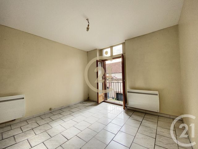 Afficher la photo en grand Appartement F3 à louer - 3 pièces - 65.72 m2 - VILLENEUVE SUR YONNE - 89 - BOURGOGNE - Century 21 Martinot Immobilier