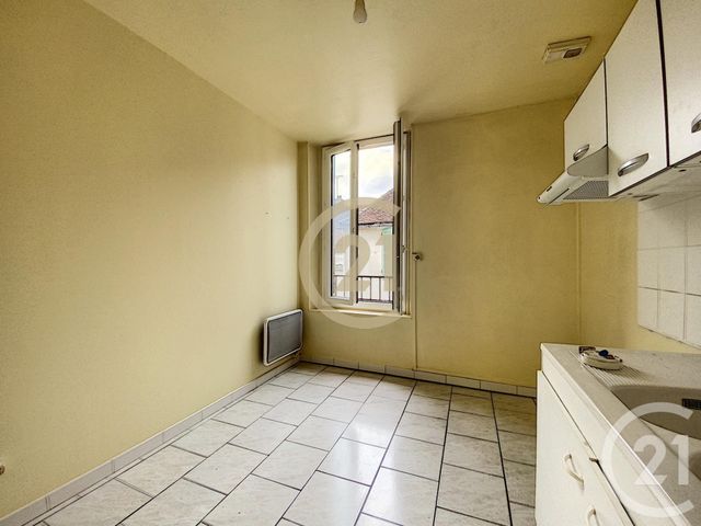 Afficher la photo en grand Appartement F3 à louer - 3 pièces - 65.72 m2 - VILLENEUVE SUR YONNE - 89 - BOURGOGNE - Century 21 Martinot Immobilier