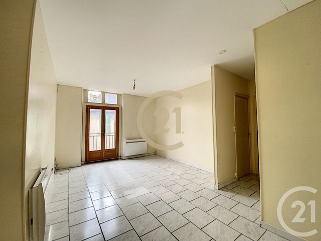 Afficher la photo en grand Appartement F3 à louer - 3 pièces - 65.72 m2 - VILLENEUVE SUR YONNE - 89 - BOURGOGNE - Century 21 Martinot Immobilier