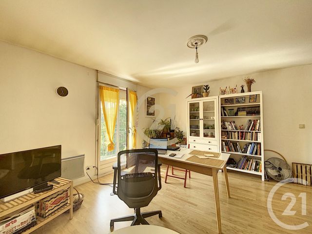 Afficher la photo en grand Appartement F3 à louer - 3 pièces - 67.0 m2 - SENS - 89 - BOURGOGNE - Century 21 Martinot Immobilier