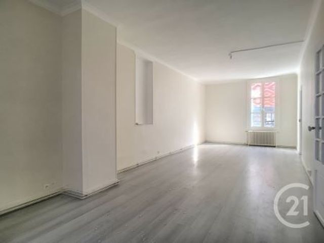appartement à louer - 3 pièces - 99.0 m2 - SENS - 89 - BOURGOGNE - Century 21 Martinot Immobilier