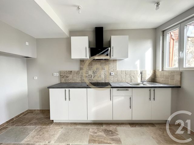 Appartement F2 à louer - 2 pièces - 53.4 m2 - VILLENEUVE SUR YONNE - 89 - BOURGOGNE - Century 21 Martinot Immobilier