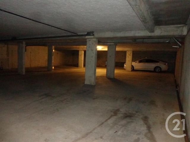 parking à louer - 5.0 m2 - VILLENEUVE SUR YONNE - 89 - BOURGOGNE - Century 21 Martinot Immobilier