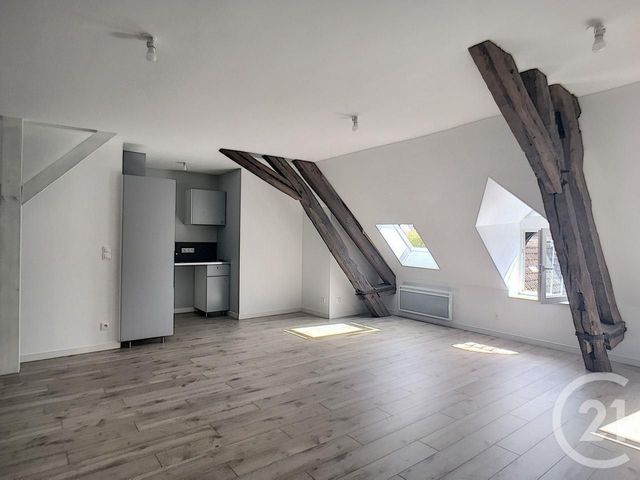 appartement à louer - 3 pièces - 66.0 m2 - VILLENEUVE SUR YONNE - 89 - BOURGOGNE - Century 21 Martinot Immobilier