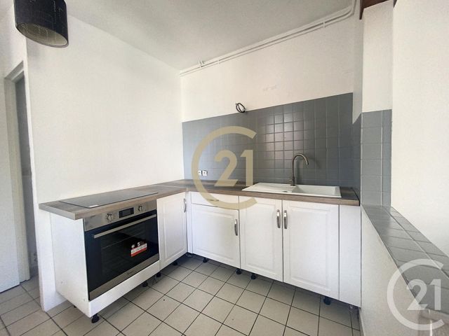 Appartement F3 à louer - 2 pièces - 45.0 m2 - SENS - 89 - BOURGOGNE - Century 21 Martinot Immobilier