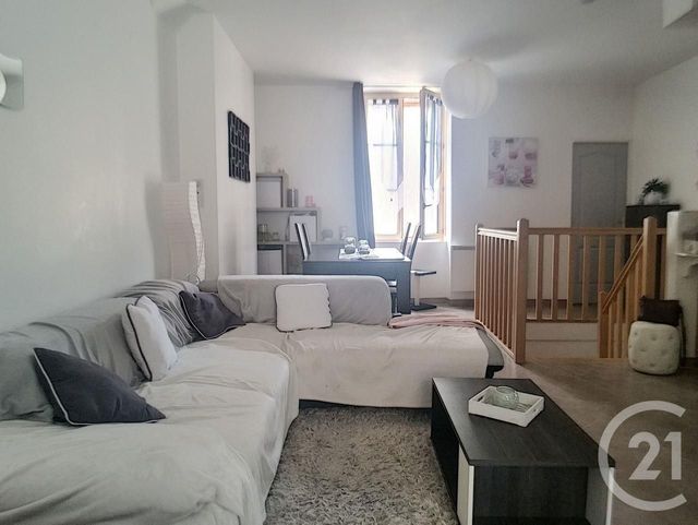 Appartement F3 à louer - 3 pièces - 74.0 m2 - SENS - 89 - BOURGOGNE - Century 21 Martinot Immobilier