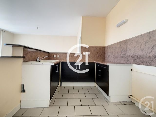 Appartement F3 à louer - 3 pièces - 81.0 m2 - SENS - 89 - BOURGOGNE - Century 21 Martinot Immobilier