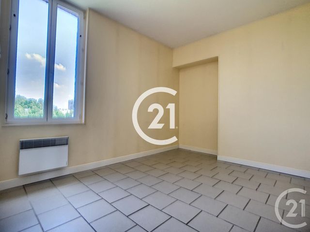 Appartement F3 à louer - 3 pièces - 81.0 m2 - SENS - 89 - BOURGOGNE - Century 21 Martinot Immobilier