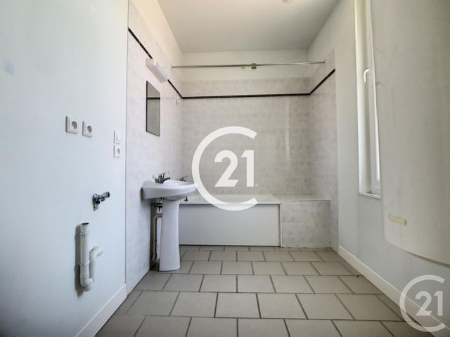 Appartement F3 à louer - 3 pièces - 81.0 m2 - SENS - 89 - BOURGOGNE - Century 21 Martinot Immobilier