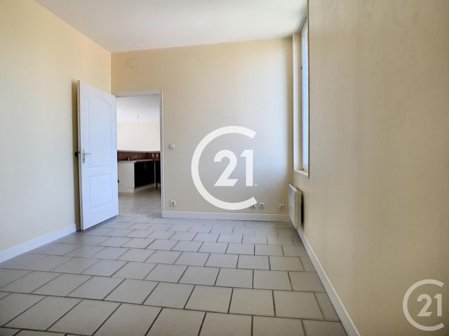 Appartement F3 à louer - 3 pièces - 81.0 m2 - SENS - 89 - BOURGOGNE - Century 21 Martinot Immobilier