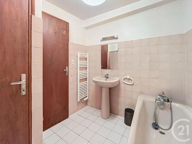 Appartement F2 à vendre - 2 pièces - 29.2 m2 - SENS - 89 - BOURGOGNE - Century 21 Martinot Immobilier