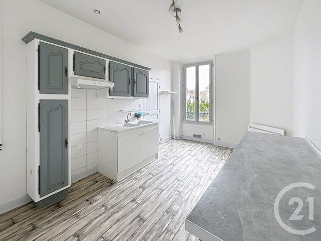 Appartement F3 à louer - 3 pièces - 70.2 m2 - VILLENEUVE SUR YONNE - 89 - BOURGOGNE - Century 21 Martinot Immobilier