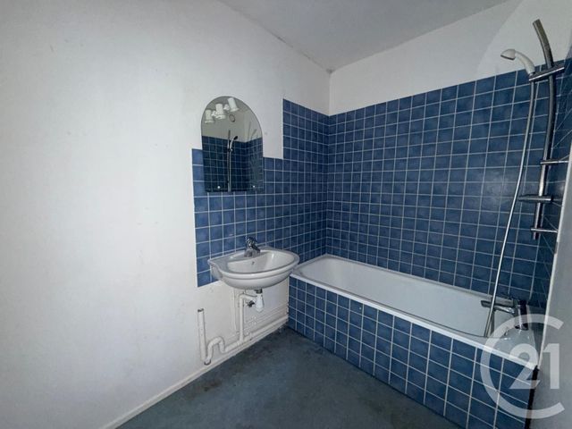 Appartement F3 à vendre - 3 pièces - 67.1 m2 - SENS - 89 - BOURGOGNE - Century 21 Martinot Immobilier