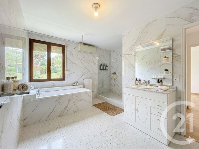 maison à vendre - 7 pièces - 188.52 m2 - ST VALERIEN - 89 - BOURGOGNE - Century 21 Martinot Immobilier