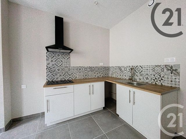 Appartement F2 à louer - 2 pièces - 38.6 m2 - VILLENEUVE SUR YONNE - 89 - BOURGOGNE - Century 21 Martinot Immobilier
