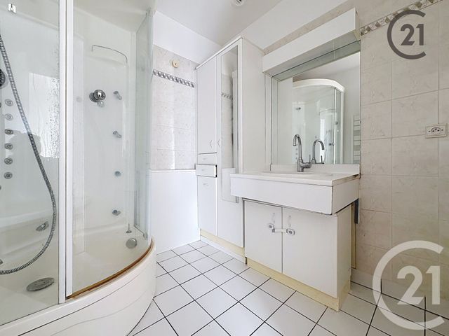 Appartement à louer - 3 pièces - 74.0 m2 - SENS - 89 - BOURGOGNE - Century 21 Martinot Immobilier