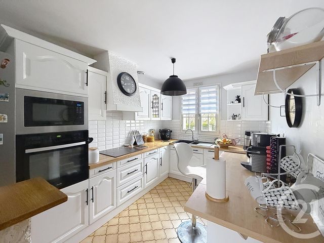 maison à vendre - 5 pièces - 102.0 m2 - VILLENEUVE LA GUYARD - 89 - BOURGOGNE - Century 21 Martinot Immobilier