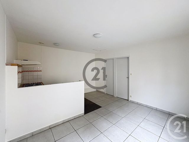 Appartement F2 à louer - 2 pièces - 33.0 m2 - SENS - 89 - BOURGOGNE - Century 21 Martinot Immobilier