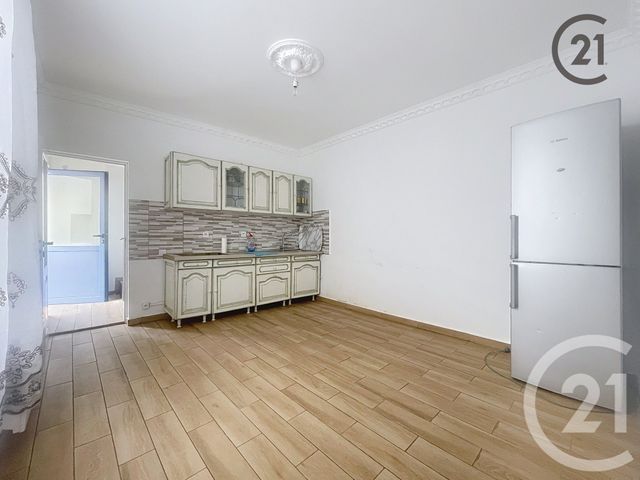 maison à louer - 4 pièces - 70.37 m2 - VILLENEUVE L ARCHEVEQUE - 89 - BOURGOGNE - Century 21 Martinot Immobilier