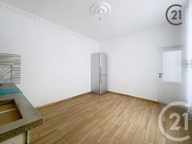 maison à louer - 4 pièces - 70.37 m2 - VILLENEUVE L ARCHEVEQUE - 89 - BOURGOGNE - Century 21 Martinot Immobilier