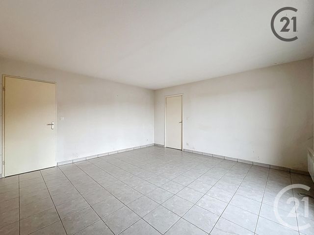 Appartement F3 à vendre - 3 pièces - 63.0 m2 - VILLENEUVE SUR YONNE - 89 - BOURGOGNE - Century 21 Martinot Immobilier