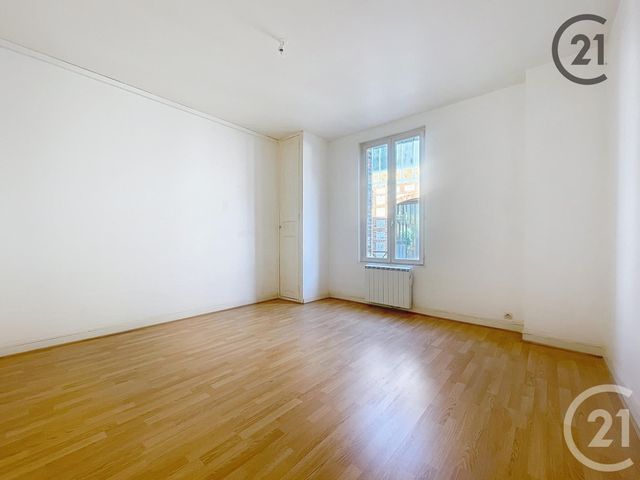 Appartement à louer - 3 pièces - 69.0 m2 - VILLENEUVE SUR YONNE - 89 - BOURGOGNE - Century 21 Martinot Immobilier