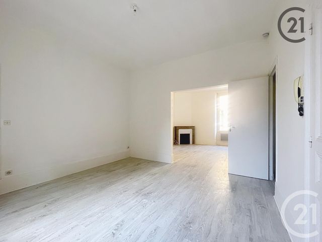 Appartement à louer - 3 pièces - 69.0 m2 - VILLENEUVE SUR YONNE - 89 - BOURGOGNE - Century 21 Martinot Immobilier