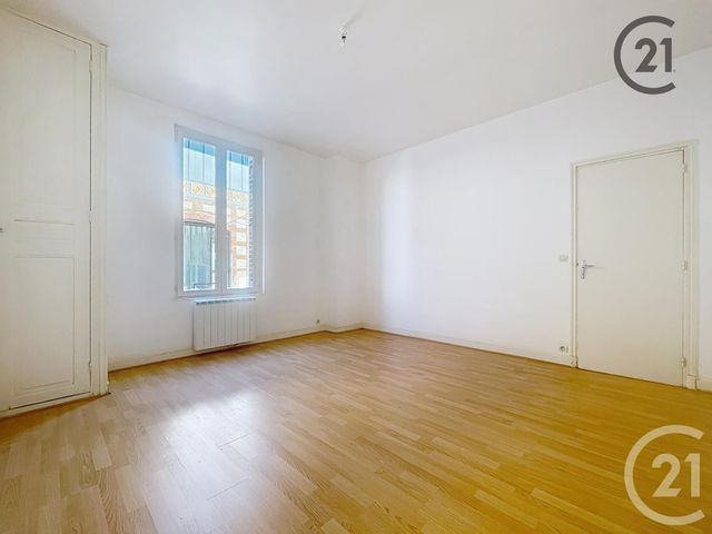 Appartement à louer - 3 pièces - 69.0 m2 - VILLENEUVE SUR YONNE - 89 - BOURGOGNE - Century 21 Martinot Immobilier