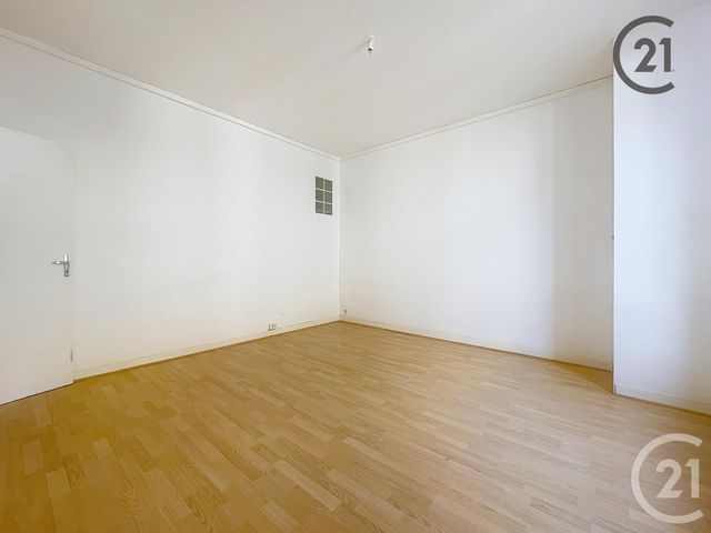 Appartement à louer - 3 pièces - 69.0 m2 - VILLENEUVE SUR YONNE - 89 - BOURGOGNE - Century 21 Martinot Immobilier