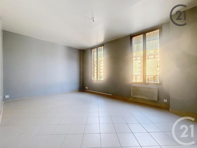 Appartement F1 à louer - 1 pièce - 37.0 m2 - VILLENEUVE SUR YONNE - 89 - BOURGOGNE - Century 21 Martinot Immobilier