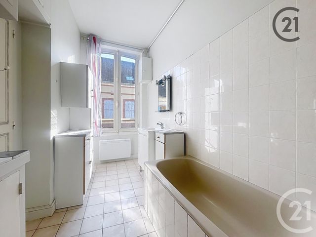 Appartement F2 bis à louer - 3 pièces - 62.0 m2 - VILLENEUVE SUR YONNE - 89 - BOURGOGNE - Century 21 Martinot Immobilier