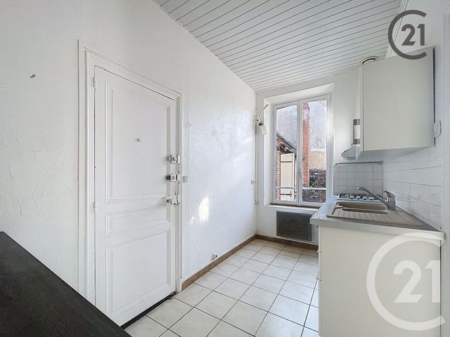 Afficher la photo en grand Appartement F2 à louer - 2 pièces - 53.0 m2 - VILLENEUVE SUR YONNE - 89 - BOURGOGNE - Century 21 Martinot Immobilier