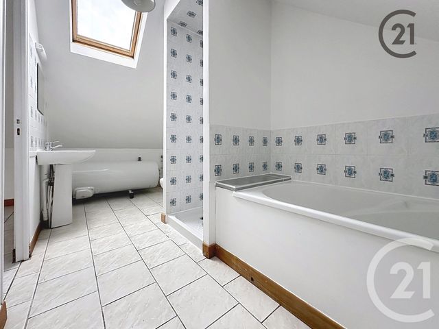 maison à louer - 3 pièces - 74.0 m2 - VILLEMANOCHE - 89 - BOURGOGNE - Century 21 Martinot Immobilier