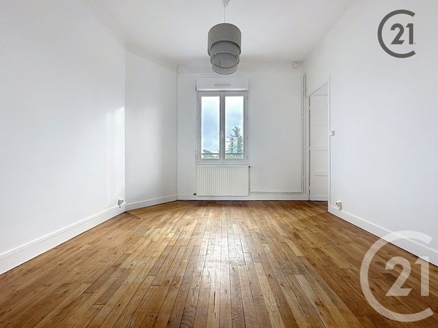 Afficher la photo en grand Appartement F3 à louer - 3 pièces - 39.4 m2 - SENS - 89 - BOURGOGNE - Century 21 Martinot Immobilier