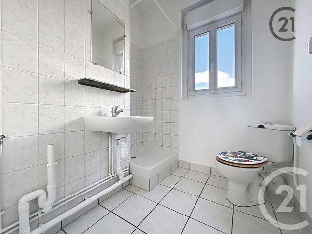 Afficher la photo en grand Appartement F3 à louer - 3 pièces - 39.4 m2 - SENS - 89 - BOURGOGNE - Century 21 Martinot Immobilier