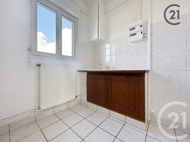 Afficher la photo en grand Appartement F3 à louer - 3 pièces - 39.4 m2 - SENS - 89 - BOURGOGNE - Century 21 Martinot Immobilier