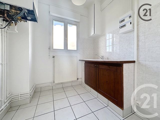 Afficher la photo en grand Appartement F3 à louer - 3 pièces - 39.4 m2 - SENS - 89 - BOURGOGNE - Century 21 Martinot Immobilier