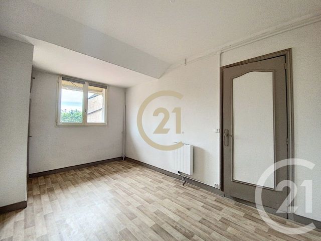 Afficher la photo en grand Appartement F2 à louer - 2 pièces - 46.0 m2 - SENS - 89 - BOURGOGNE - Century 21 Martinot Immobilier