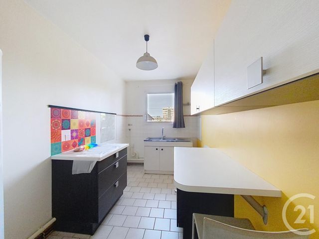 Appartement F3 à vendre - 3 pièces - 66.45 m2 - SENS - 89 - BOURGOGNE - Century 21 Martinot Immobilier