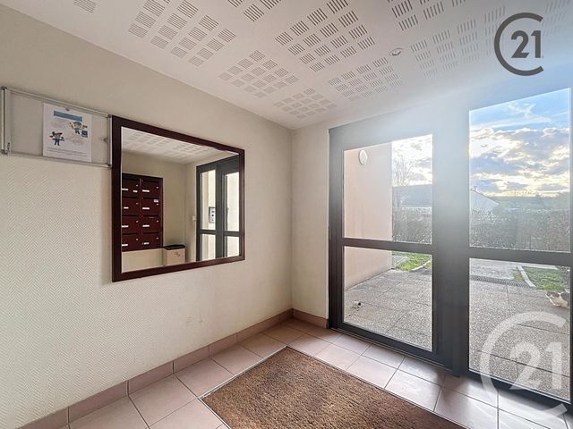 Appartement F2 bis à vendre - 2 pièces - 54.43 m2 - VILLENEUVE SUR YONNE - 89 - BOURGOGNE - Century 21 Martinot Immobilier