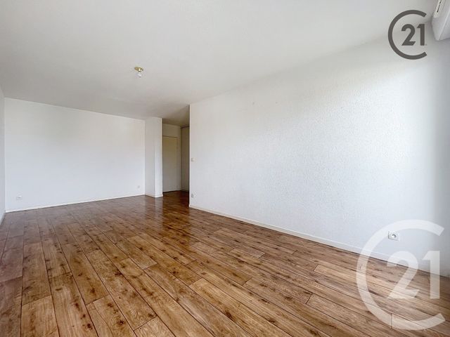 Appartement F2 à louer - 2 pièces - 48.0 m2 - SENS - 89 - BOURGOGNE - Century 21 Martinot Immobilier