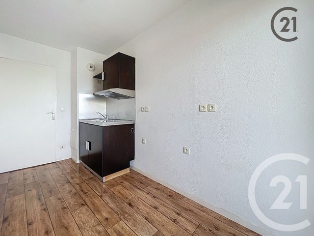 Appartement F2 à louer - 2 pièces - 48.0 m2 - SENS - 89 - BOURGOGNE - Century 21 Martinot Immobilier