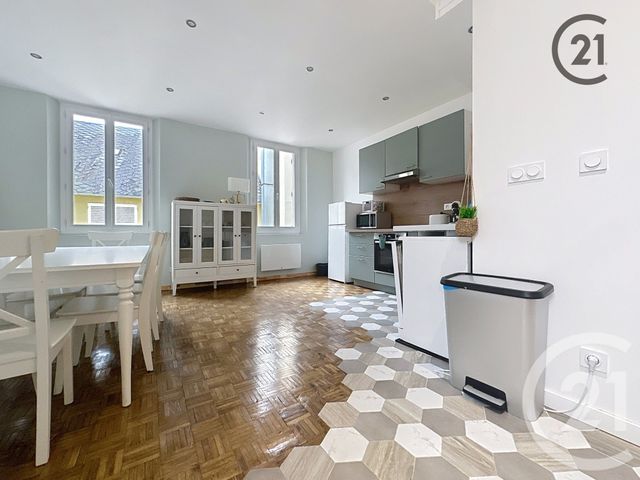 Appartement à louer - 3 pièces - 79.26 m2 - SENS - 89 - BOURGOGNE - Century 21 Martinot Immobilier