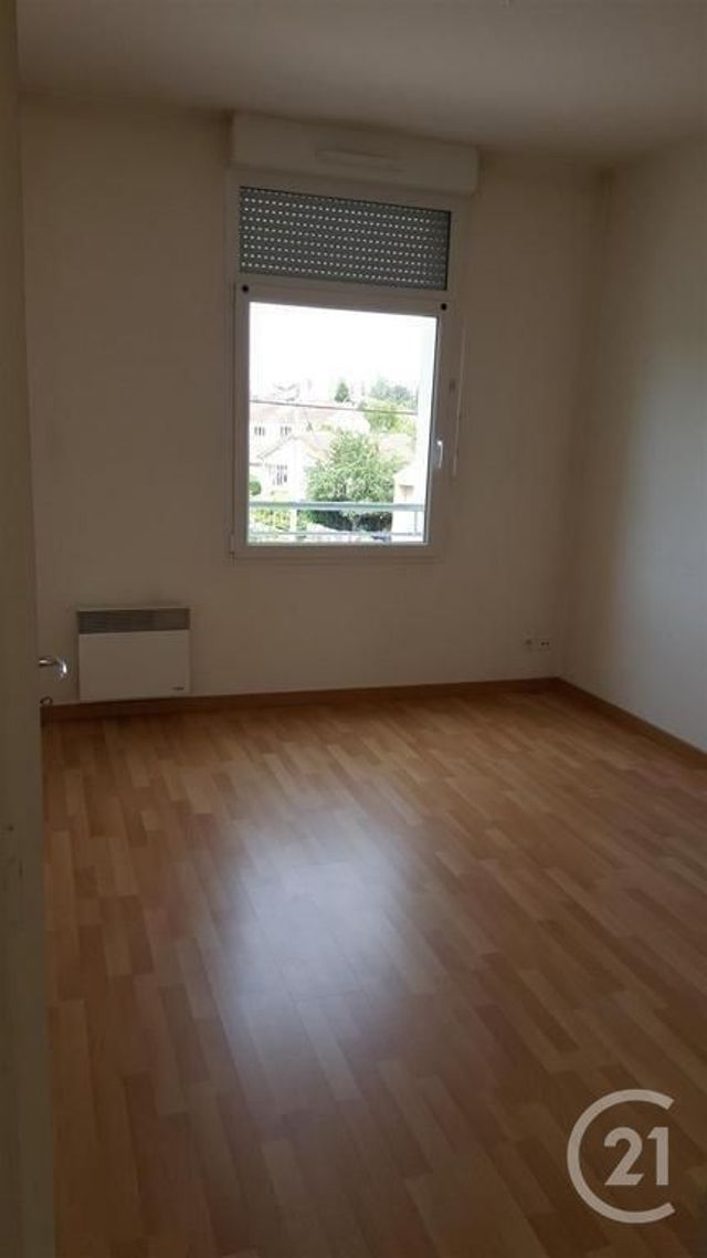 Appartement F3 à louer - 3 pièces - 62.0 m2 - SENS - 89 - BOURGOGNE - Century 21 Martinot Immobilier