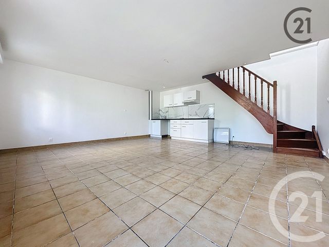 Appartement à louer - 2 pièces - 58.21 m2 - SENS - 89 - BOURGOGNE - Century 21 Martinot Immobilier