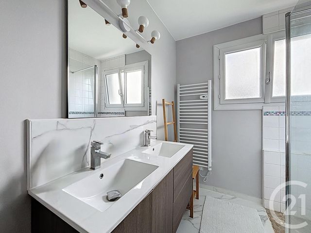 maison à vendre - 5 pièces - 96.8 m2 - ST VALERIEN - 89 - BOURGOGNE - Century 21 Martinot Immobilier